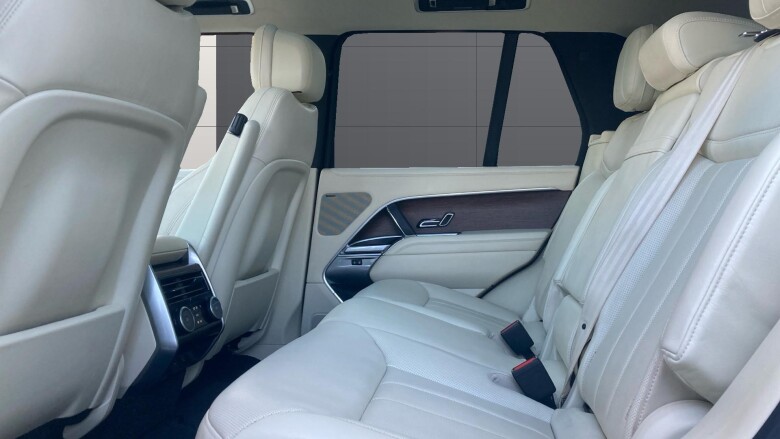 Land Rover Range Rover 3.0 D300 HSE 4dr Auto Diesel Estate